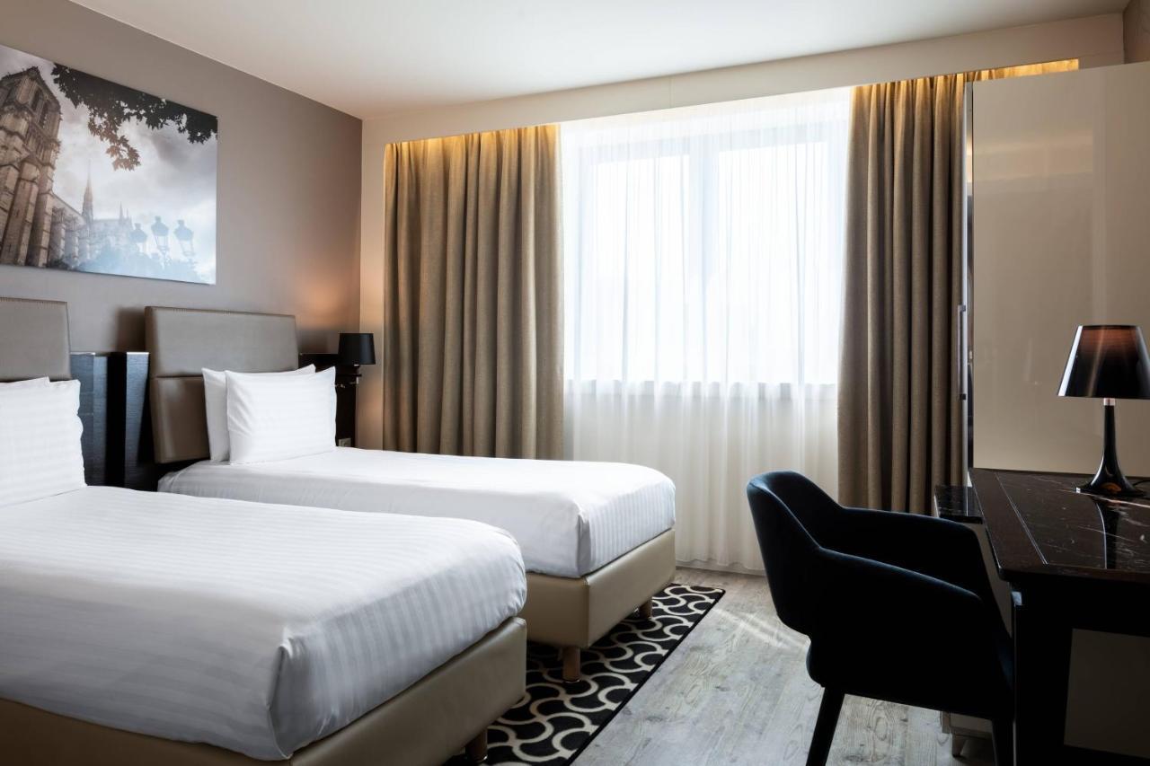 Ac Hotel Paris Porte Maillot By Marriott Exterior photo