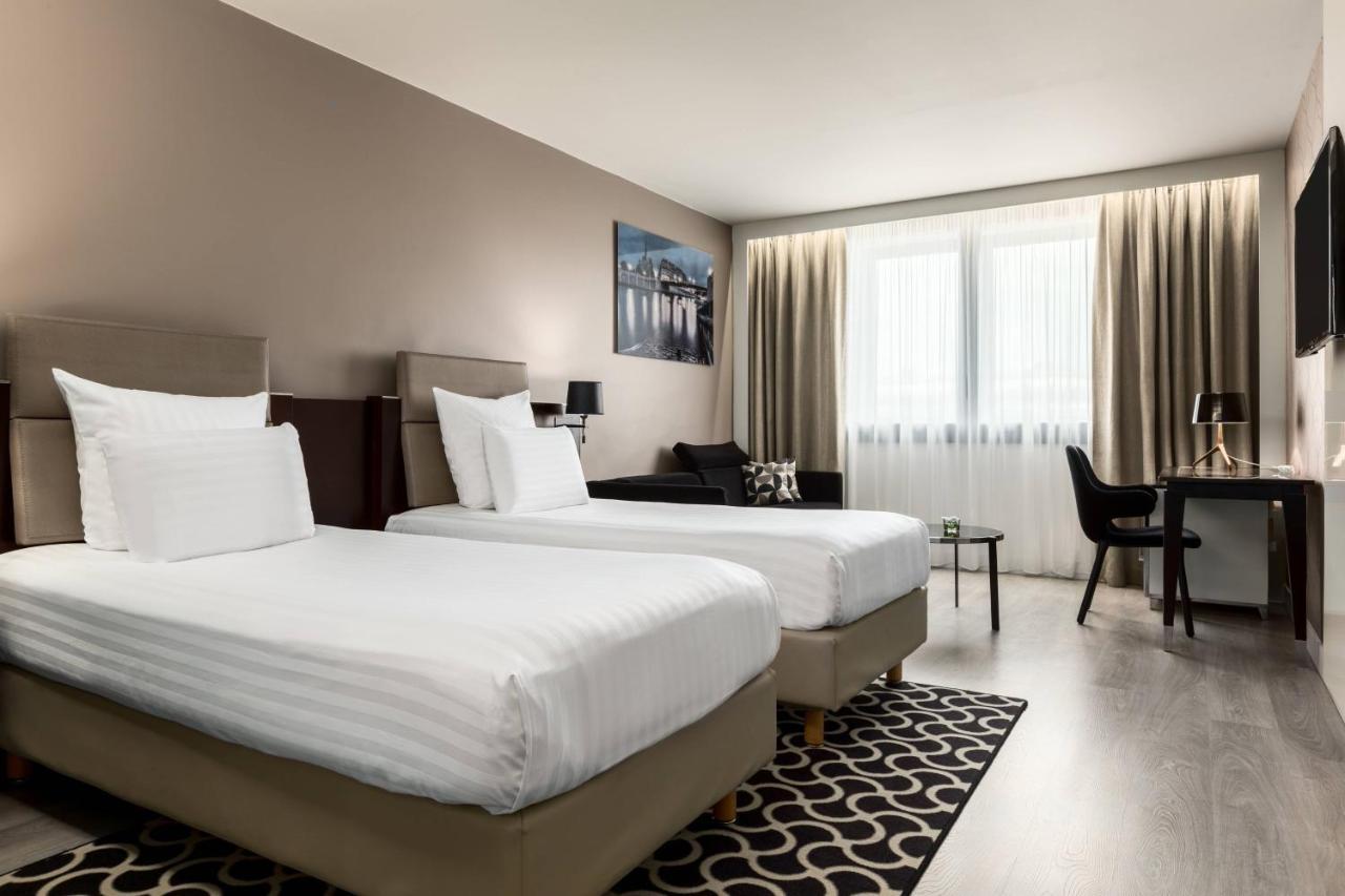 Ac Hotel Paris Porte Maillot By Marriott Exterior photo