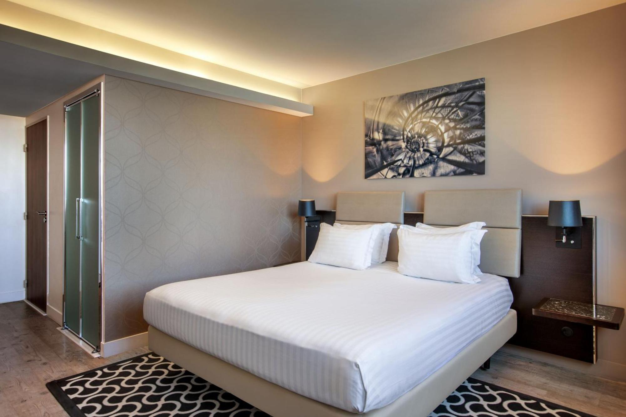 Ac Hotel Paris Porte Maillot By Marriott Exterior photo