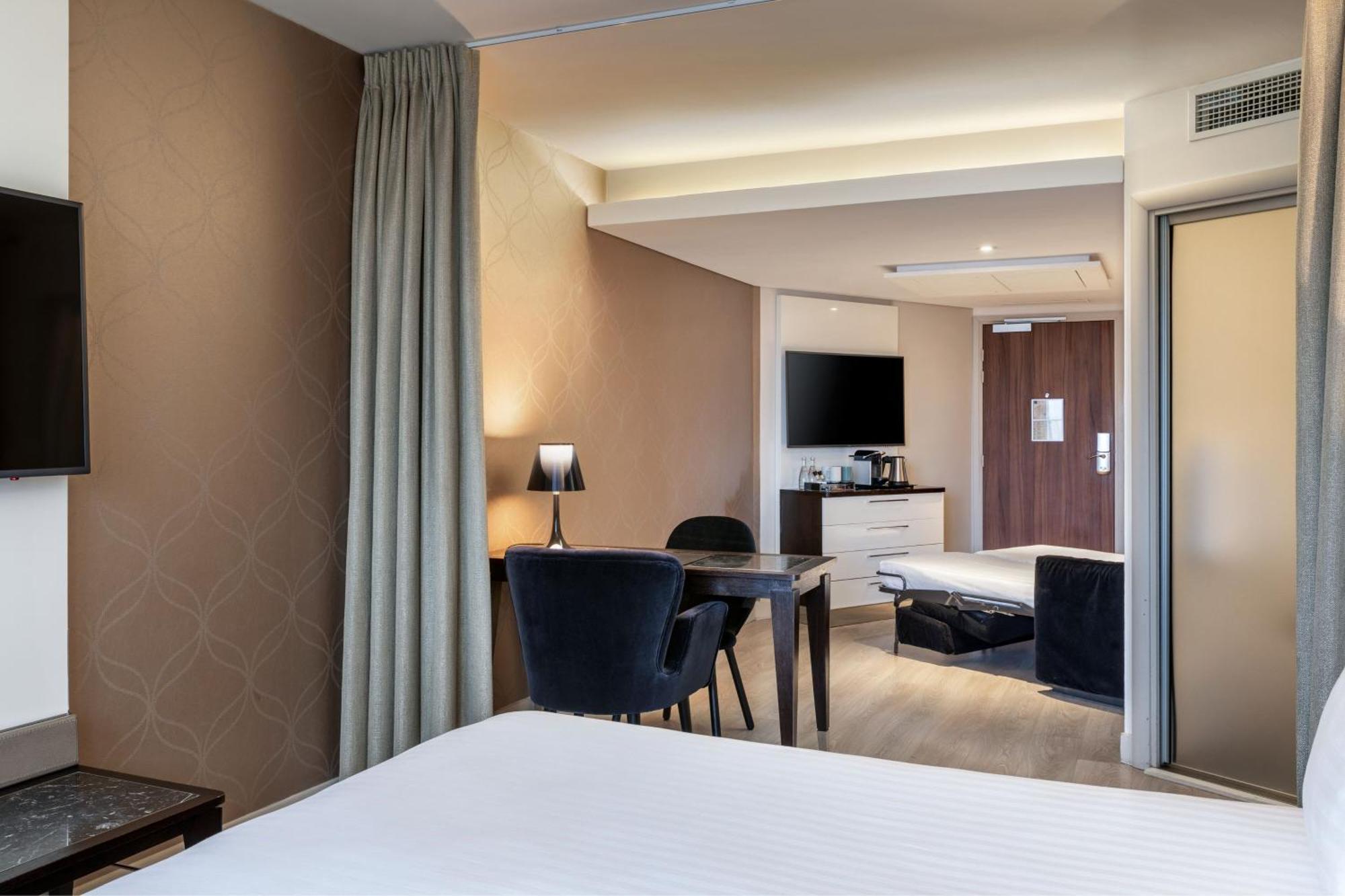 Ac Hotel Paris Porte Maillot By Marriott Exterior photo