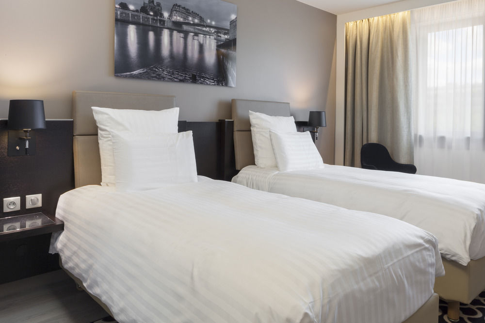 Ac Hotel Paris Porte Maillot By Marriott Exterior photo